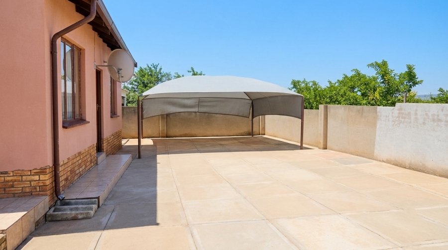 To Let 3 Bedroom Property for Rent in Tlhabane West North West